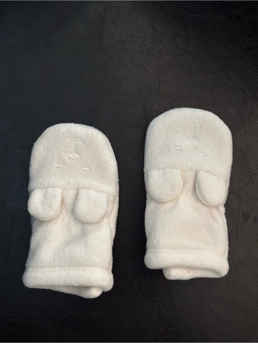 Baby Gap Fleece Mittens Unisex 6-12 Months Warm Winter Off White Cream Bear Ears - Picture 2 of 4